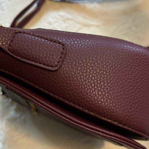 Kedzie NEW Vegan, Mini Messenger bag in Wine color - Picture 4 of 7